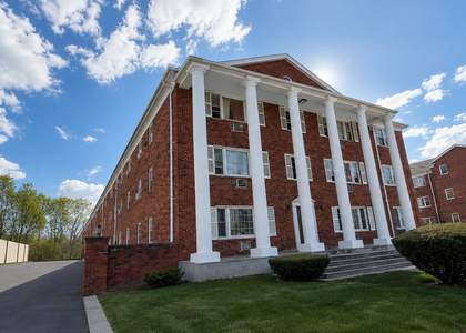 509 Burnside Avenue - Photo 1