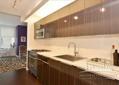 Nassau Street - Photo 1