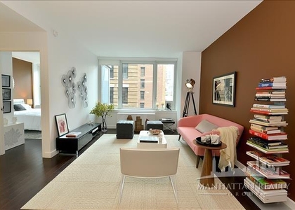 Nassau Street - Photo 1
