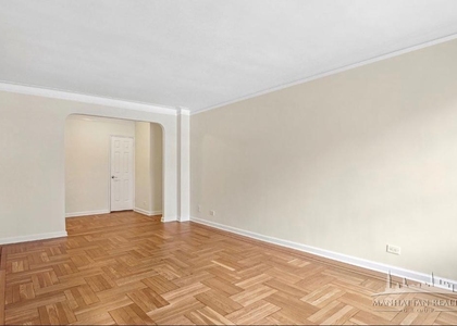 Jane St - Photo 1