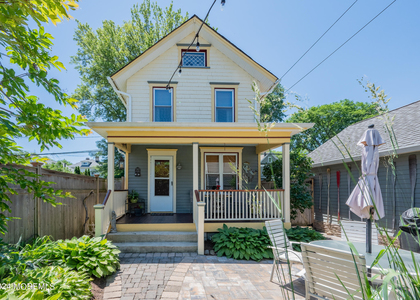 1104 1/2 5th Avenue - Photo 1