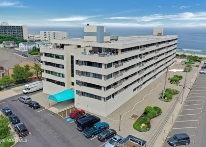 525 Ocean Boulevard - Photo 1