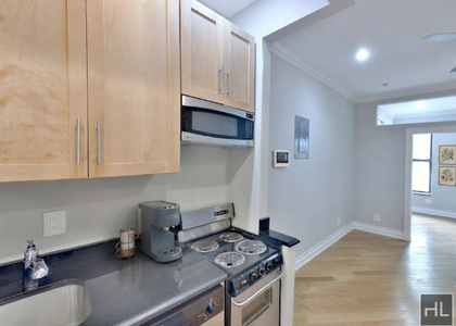 East 10 Street - Photo 1