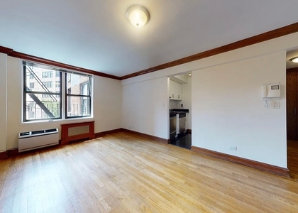West 13 Street - Photo 1