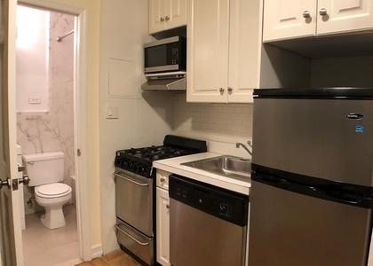 East 58 Street - Photo 1