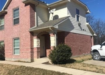 213 S Magnolia Street - Photo 1