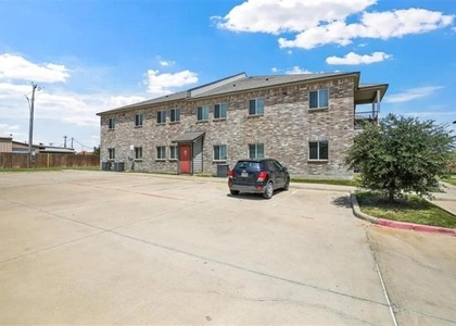 512 Hazelwood Drive - Photo 1