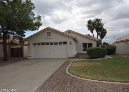 102 W Gail Drive - Photo 1