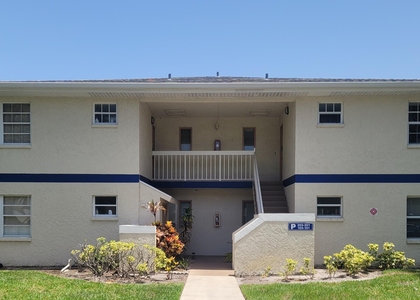 1522 Se Royal Green Circle - Photo 1