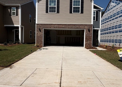 1423 Mammoth Road - Photo 1