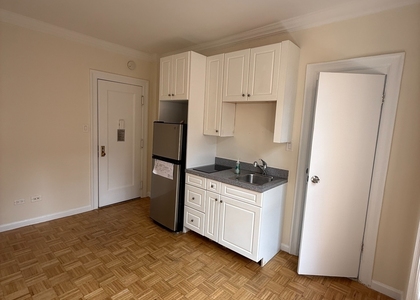 219 East 69th Street #6K - Photo 1