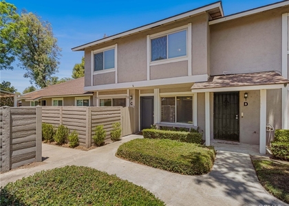 1726 N Oak Knoll - Photo 1