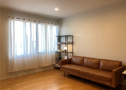 533 S St Andrews Place - Photo 1