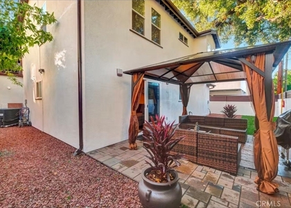 523 Fischer Street - Photo 1