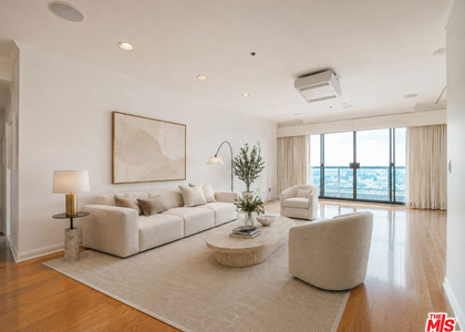 10724 Wilshire Boulevard - Photo 1