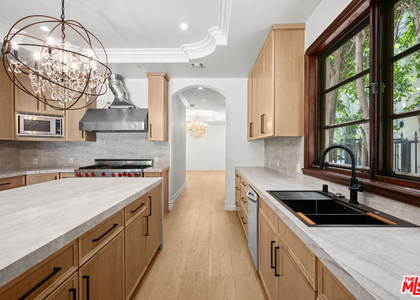 119 N Maple Drive - Photo 1