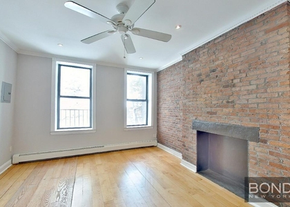 Avenue B - Photo 1