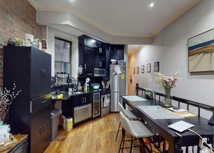 Mott Street - Photo 1