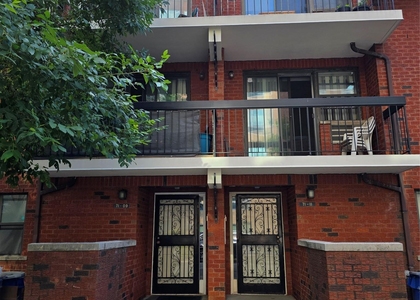 71-09 Park Avenue - Photo 1