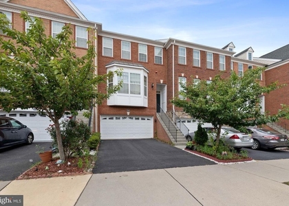 43241 Mitcham Square - Photo 1