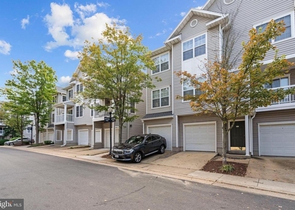 4525 Superior Square - Photo 1