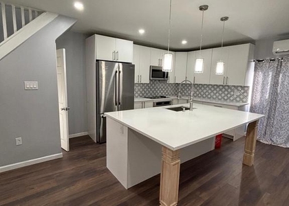 516 E Mayland Street - Photo 1