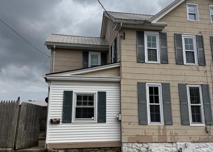 102 E Park Street - Photo 1