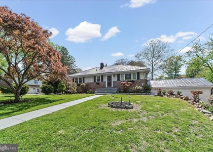 225 Chestnut Street - Photo 1