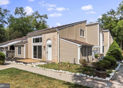 1523 Kensington Drive - Photo 1
