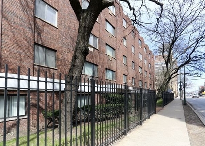 1040 W Hollywood Avenue - Photo 1