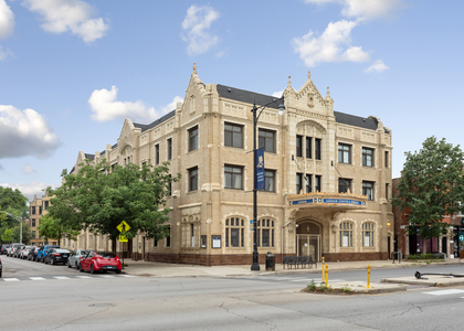2342 N Spaulding Avenue - Photo 1