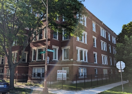 607 E 60th Street - Photo 1