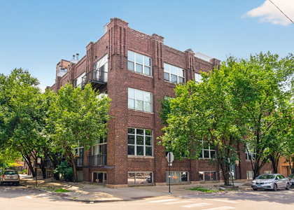 2201 W Wabansia Avenue - Photo 1