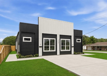7900 Bowen Street - Photo 1