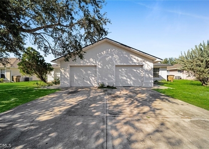 1214 Se 24th Avenue - Photo 1