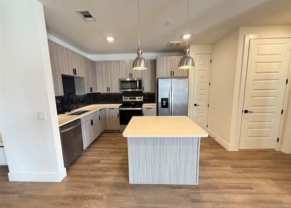 2520 Washington Ave - Photo 1