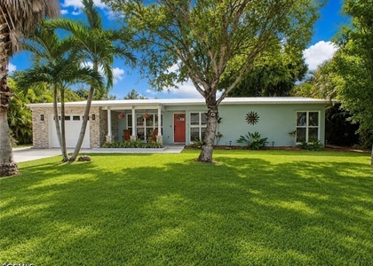 4021 Se 3rd Avenue - Photo 1