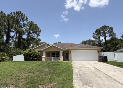 623 Summit Avenue S - Photo 1