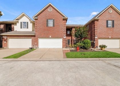 1408 S Friendswood Drive - Photo 1