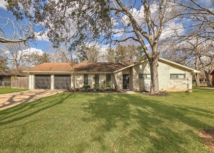 416 Southern Oaks Drive - Photo 1