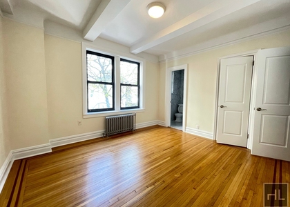 East 92 Street - Photo 1