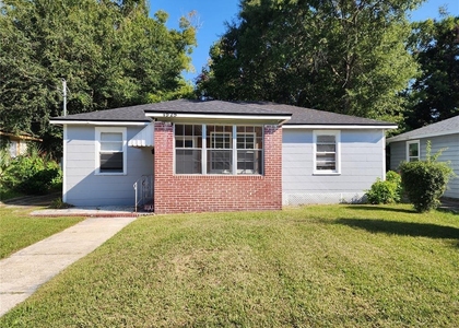 1525 W 9th Street - Photo 1