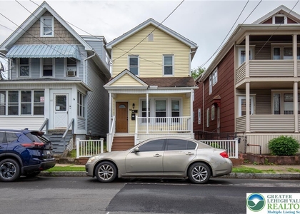 68 S Meade Street - Photo 1