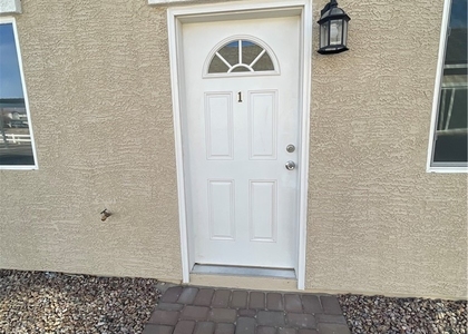 1420 Ogallala Street - Photo 1