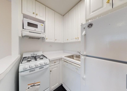 York Avenue - Photo 1
