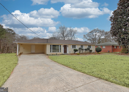183 Pine Street Ne - Photo 1