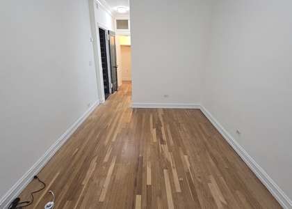 East 46 Street - Photo 1