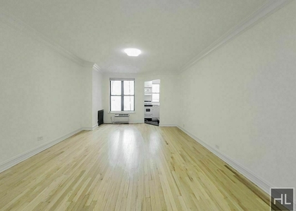 East 46 Street - Photo 1