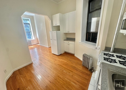 East 38 Street - Photo 1