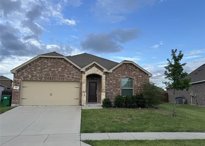 537 Robinson Way - Photo 1